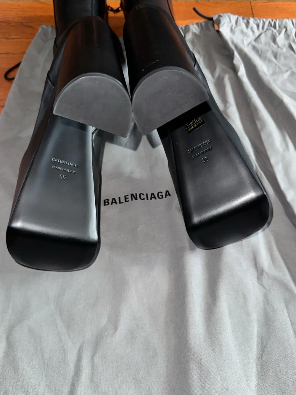 Balenciaga Black Leather Camden Boot H160 (soft calfskin)